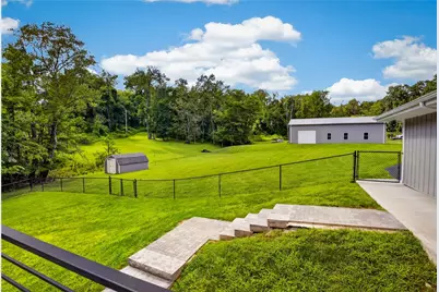 524 Munntown Rd, Nottingham, PA 15332 - Photo 4