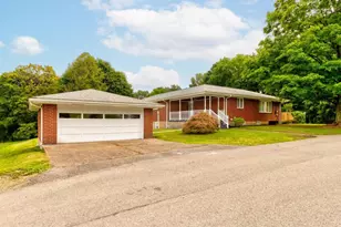 217 Edgewood Ave, Aliquippa, PA 15001 - Photo 1