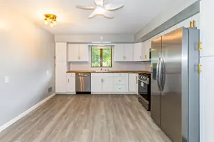 217 Edgewood Ave, Aliquippa, PA 15001 - Photo 14