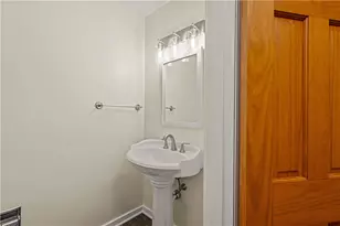 194 Parkridge Ln, Pittsburgh, PA 15228 - Photo 16