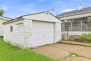 1712 Gretchen Ave, New Castle, PA 16101 - Photo 6