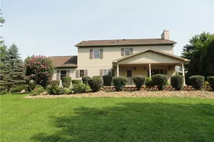 104 Spring Ridge Dr, Center Township, PA 16001 - Photo 2