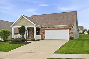 211 Bridle Ln, Chartiers, PA 15301 - Photo 2