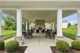 211 Bridle Ln, Chartiers, PA 15301 - Photo 40