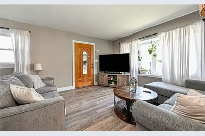 717 June Lee St, Ellwood City, PA 16117 - Photo 6