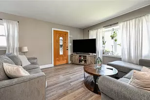 717 June Lee St, Ellwood City, PA 16117 - Photo 6