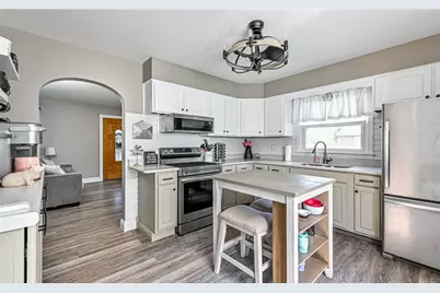 717 June Lee St, Ellwood City, PA 16117 - Photo 10