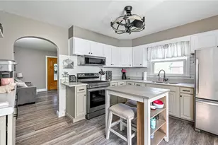 717 June Lee St, Ellwood City, PA 16117 - Photo 10