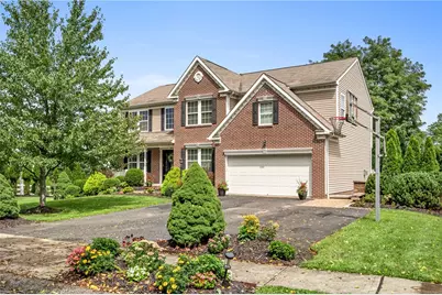 101 Tuscany Ridge Dr, Collier Township, PA 15071 - Photo 2
