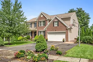 101 Tuscany Ridge Dr, Collier Township, PA 15071 - Photo 2