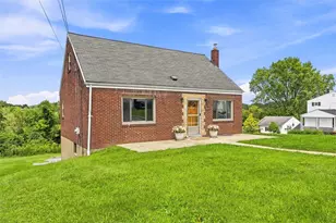 545 Center Hill Rd, Pittsburgh, PA 15239 - Photo 2