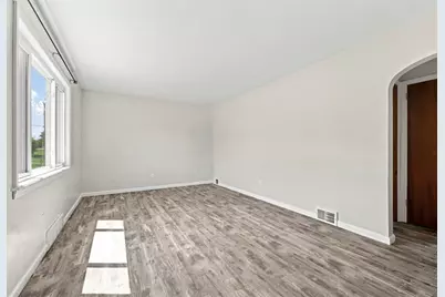 545 Center Hill Rd, Pittsburgh, PA 15239 - Photo 8