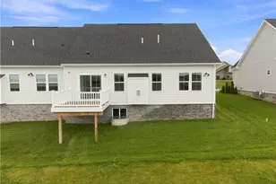 1051 Black Sands Dr, Penn Twp, PA 15644 - Photo 32