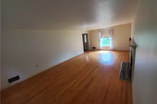 2103 Menold Dr, Pittsburgh, PA 15101 - Photo 8