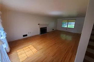 2103 Menold Dr, Pittsburgh, PA 15101 - Photo 6