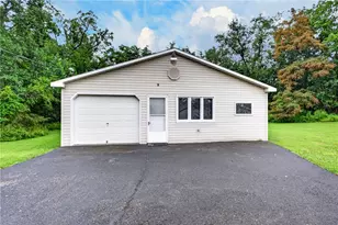 1933 Gay Ave, Hempfield Township, PA 15601 - Photo 4