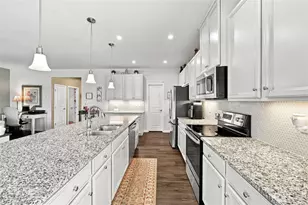 1239 Trailside Dr, Collier Township, PA 15071 - Photo 12