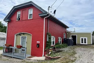 154 1/2 W Greene St, Franklin Township, PA 15370 - Photo 2