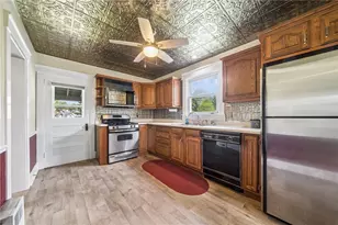 127 Carmichaels St, Dry Tav-Rices Landing, PA 15357 - Photo 10