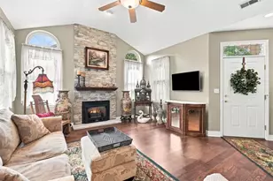 1715 Golf Course Dr, South Strabane, PA 15301 - Photo 8