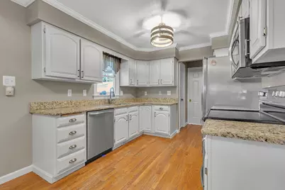 114 Kaye Cir, Brighton Township, PA 15009 - Photo 10