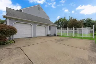 114 Kaye Cir, Brighton Township, PA 15009 - Photo 18