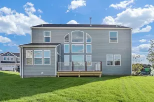 174 Victoria Dr, Moon/Crescent Twp, PA 15108 - Photo 2