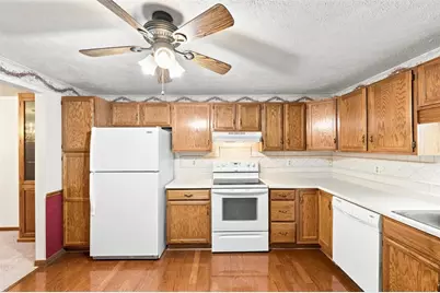 2850 Edgecliff Road #35, Lower Burrell, PA 15068 - Photo 4