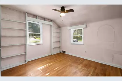 225 Cambridge Road, Bethel Park, PA 15102 - Photo 18