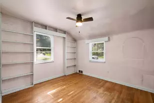 225 Cambridge Rd, Bethel Park, PA 15102 - Photo 18