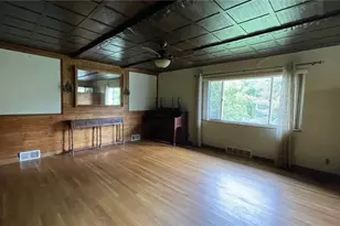 127 Blue Jay Way, Center Township, PA 15061 - Photo 10