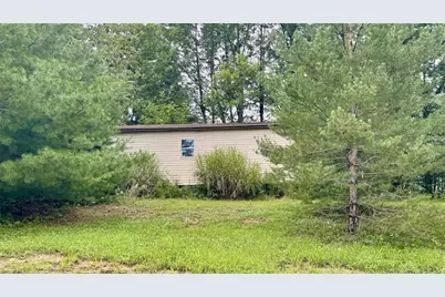 127 Blue Jay Way, Center Township, PA 15061 - Photo 4