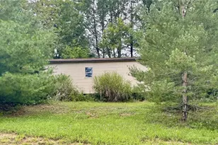 127 Blue Jay Way, Center Township, PA 15061 - Photo 4