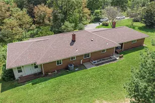 127 Blue Jay Way, Center Township, PA 15061 - Photo 4