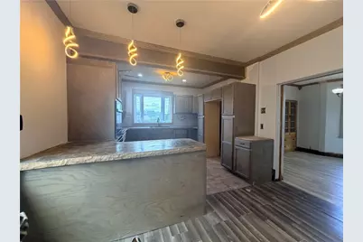 118 W Adams Ave, Vandergrift, PA 15690 - Photo 12