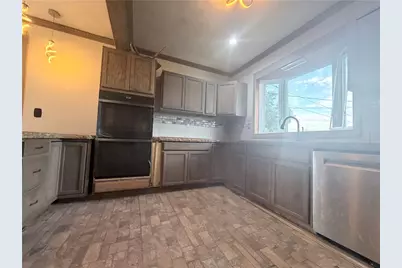 118 W Adams Ave, Vandergrift, PA 15690 - Photo 10