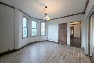 118 W Adams Ave, Vandergrift, PA 15690 - Photo 4