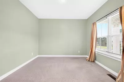 1057 Wedgewood Dr, Penn Twp, PA 15644 - Photo 4