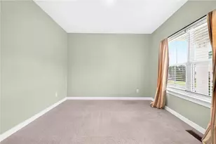 1057 Wedgewood Dr, Penn Twp, PA 15644 - Photo 4