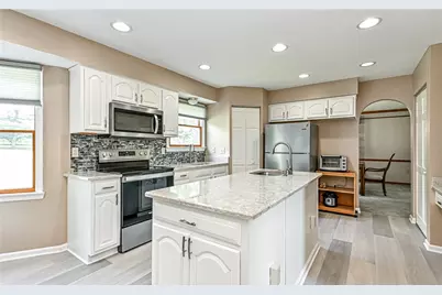 4847 Shamrogue Ct, Hampton, PA 15101 - Photo 6
