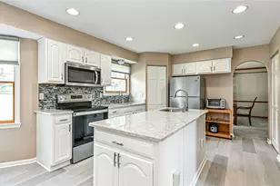 4847 Shamrogue Ct, Hampton, PA 15101 - Photo 6