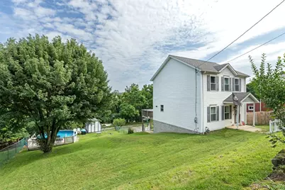 309 Chestnut St, Jeannette, PA 15644 - Photo 2