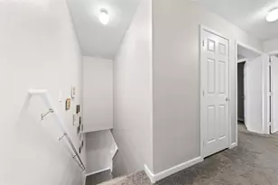 309 Chestnut St, Jeannette, PA 15644 - Photo 18