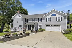 2976 Henderson Rd, Mount Pleasant, PA 15301 - Photo 4