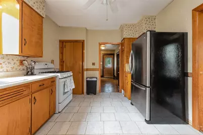 516 Stewart Ave, Grove City Boro, PA 16127 - Photo 10