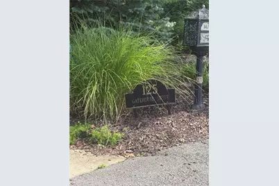 125 Gatehouse Drive, Moon/Crescent Twp, PA 15108 - Photo 4