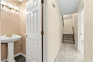136 Cambridge Dr, Springdale Township, PA 15049 - Photo 20