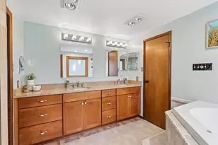 10095 Oakridge D Dr, Pittsburgh, PA 15090 - Photo 24