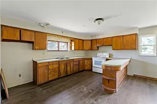 2443 Race Track Rd, New Stanton, PA 15672 - Photo 6