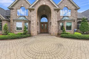 6002 Great Oak Dr, Murrysville, PA 15632 - Photo 2